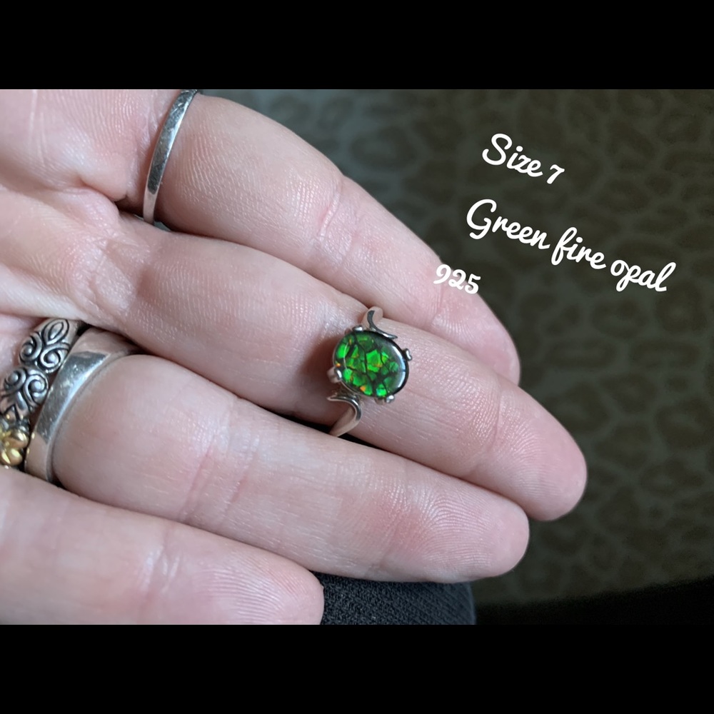 Size 7 fire opal on 925